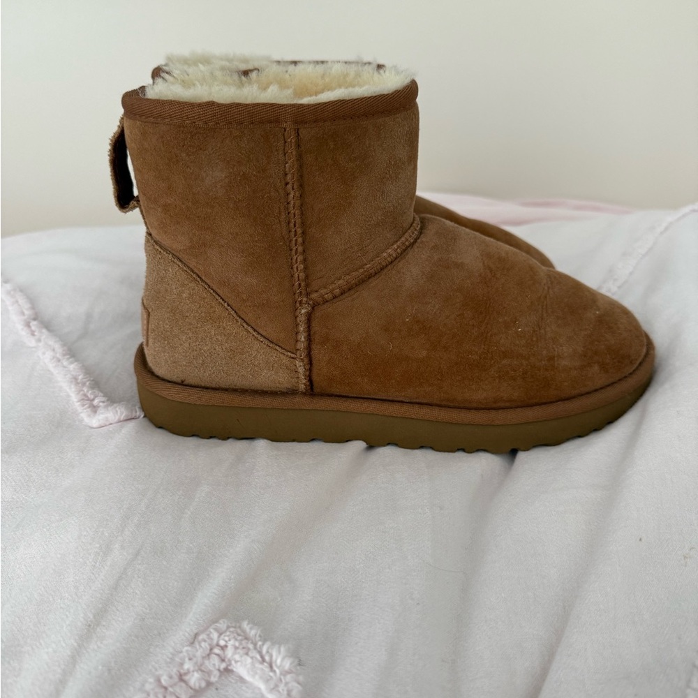 Women’s UGG Minis